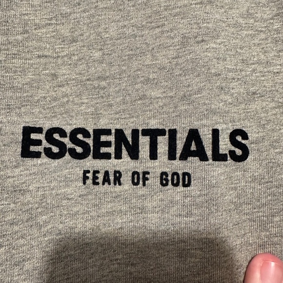 NWT Essentials Fear of God T-Shirt - size M - Picture 3 of 9
